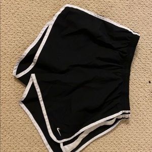 Women’s Nike shorts size M